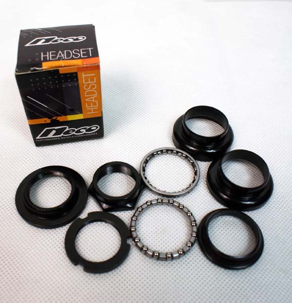 Stery rowerowe Neco 1" czarne